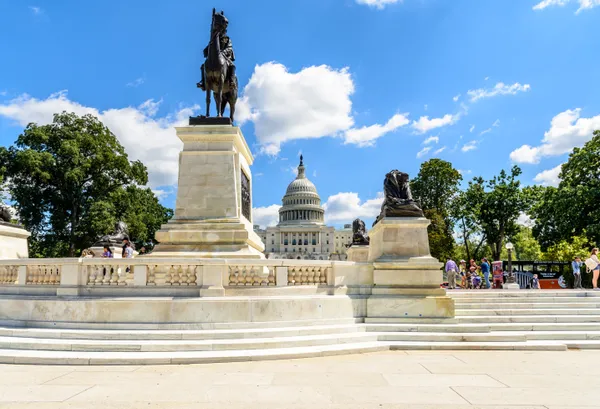 Public Holiday Notice: Presidents' Day Service Adjustments and Health Advisory