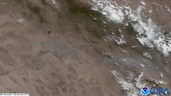 Fire at Phoenix recycling yard triggers heavy smoke across city, raising air quality and safety concerns